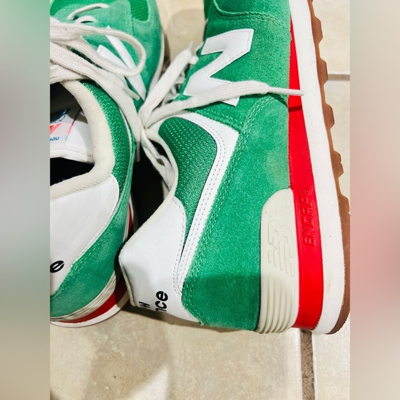 NEW BALANCE FOR J CREW 574 SNEAKERS IN VARSITY GREEN VELOCITY
Size 14 - Picture 6 of 12